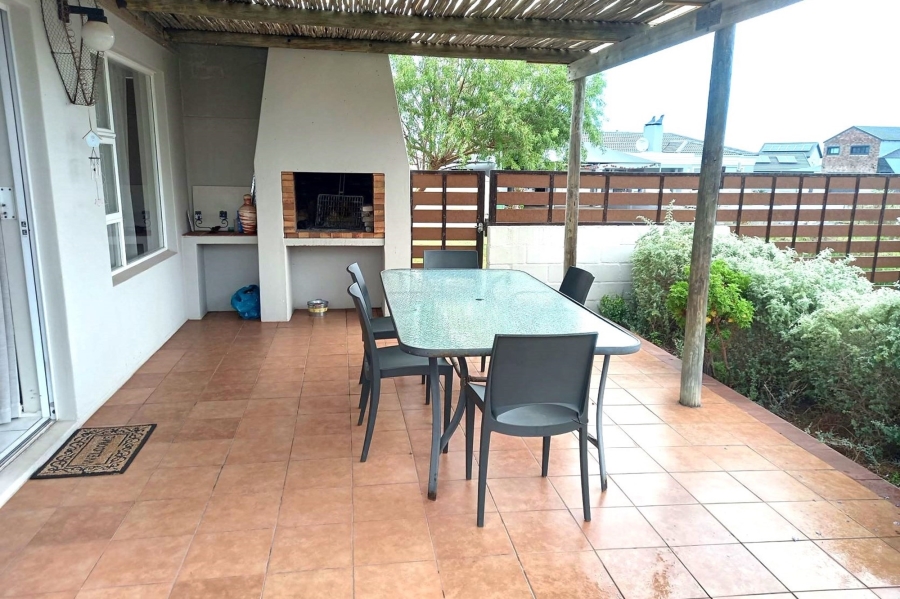 To Let 3 Bedroom Property for Rent in Country Club Western Cape